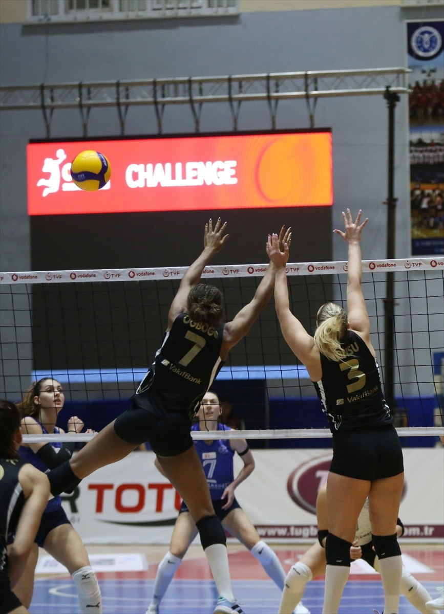 Voleybol Vodafone Sultanlar Ligi'nin 5. haftasında Aydın Büyükşehir Belediyespor, Mimar Sinan...