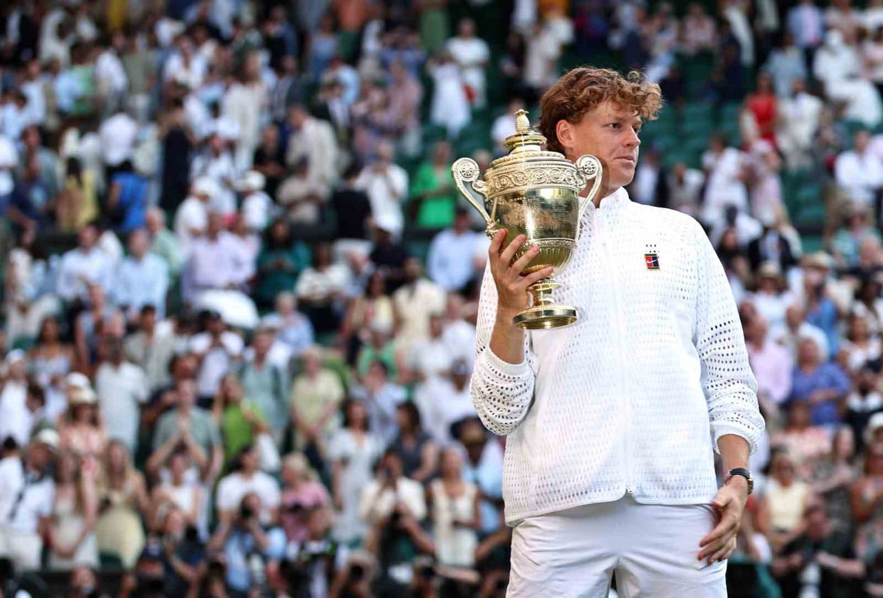 WİMBLEDON TEK ERKEKLER FİNALİNDE İTALYAN TENİSÇİ JANNİK SİNNER, ALEXANDER ZVEREV'İ 3-1 MAĞLUP...