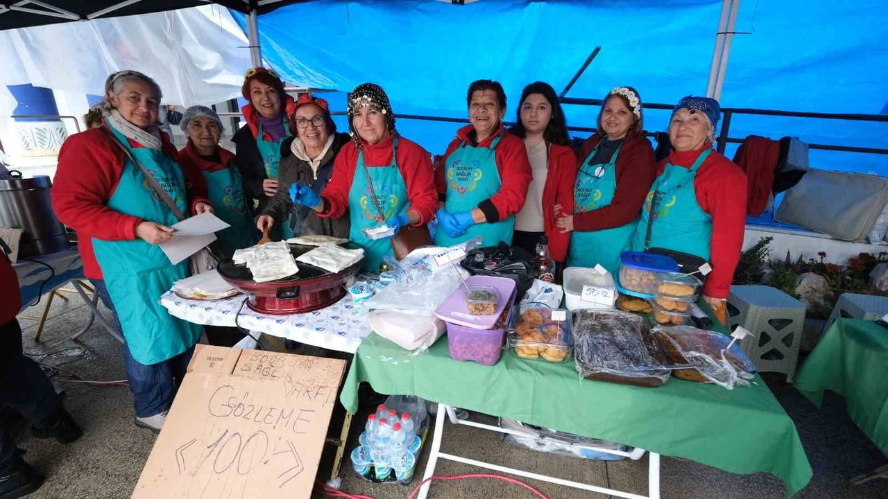 YAĞMUR DİNLEMEDİLER: BODRUM ACI OT FESTİVALİ'NE ZİYARETÇİ AKINI