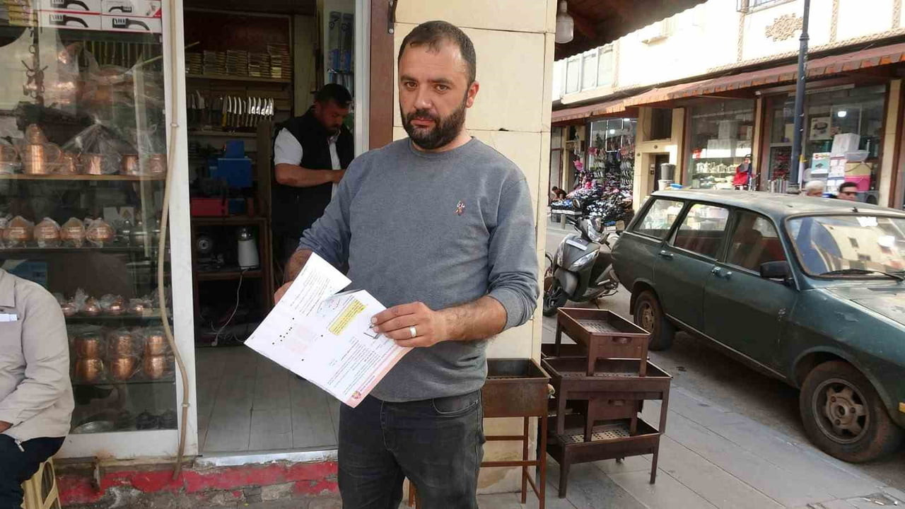 YAKLAŞIK 6 YILDIR BIÇAK BİLEME İŞİ YAPTIĞINI BELİRTEN EYÜP KAMİL KIDEYŞ, BAYRAM ÖNCESİ YOĞUNLUĞUN...
