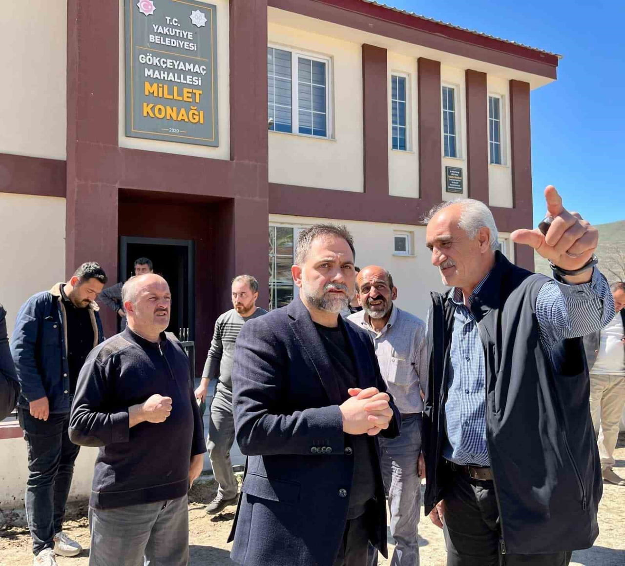 YAKUTİYE BELEDİYE BAŞKANI DR. MAHMUT UÇAR, BELEDİYE EKİPLERİNİN YÜRÜTTÜĞÜ ÇALIŞMALARI YERİNDE...