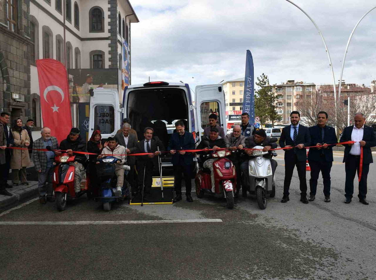 YAKUTİYE BELEDİYESİ, SOSYAL BELEDİYECİLİK ANLAYIŞI DOĞRULTUSUNDA ENGELLİ VATANDAŞLARIN YAŞAMINI...