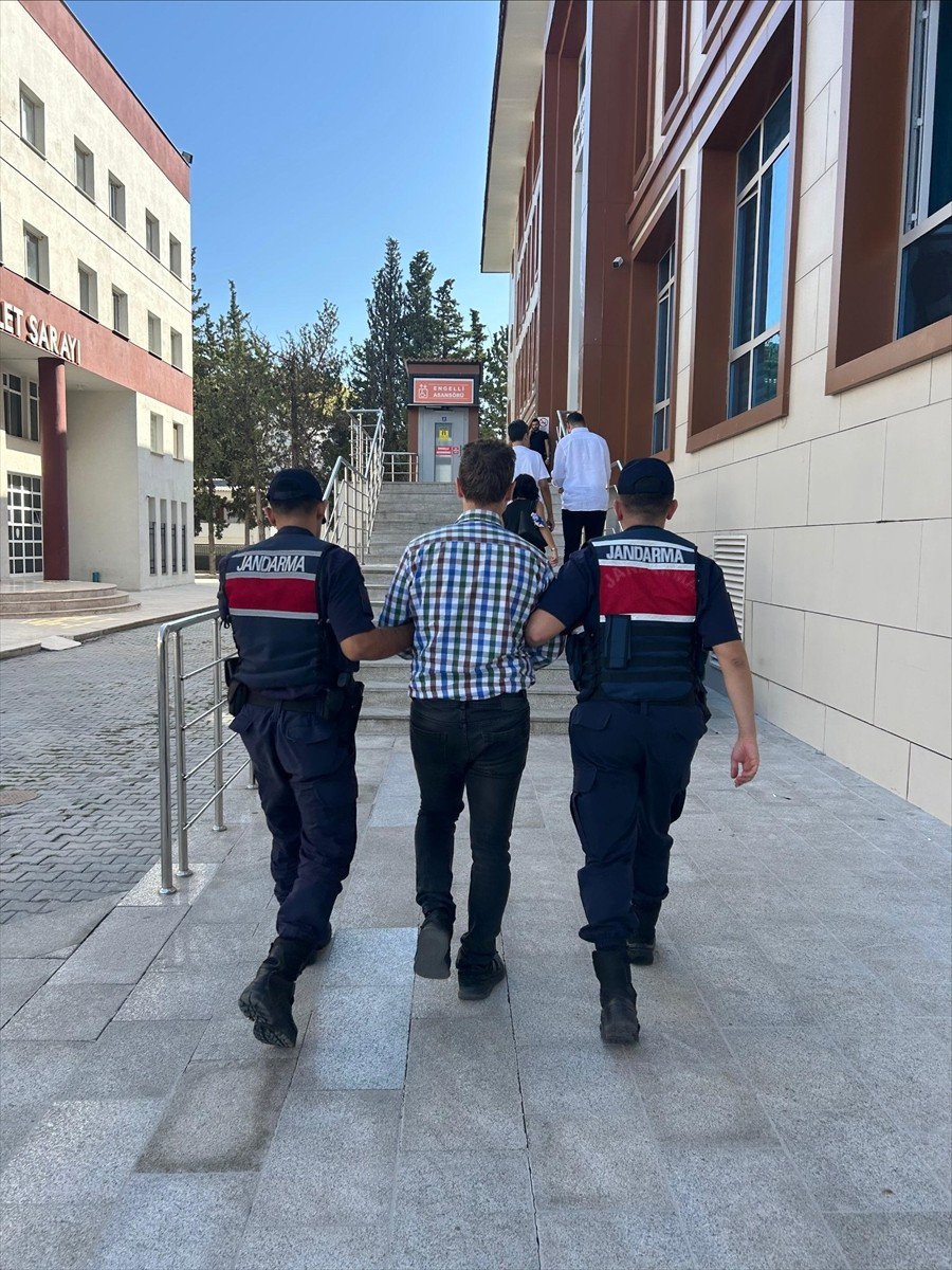 Yalova'da Fetullahçı Terör Örgütü (FETÖ) üyesi olduğu gerekçesiyle hakkında 12 yıl 6 ay...