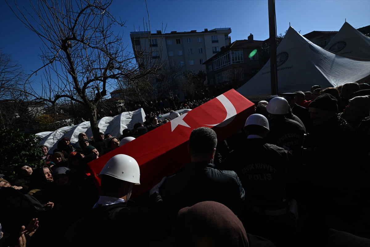 Yalova'da terör örgütü DEAŞ'a yönelik operasyonda şehit olan polis memuru Turgut Külünk, memleketi...