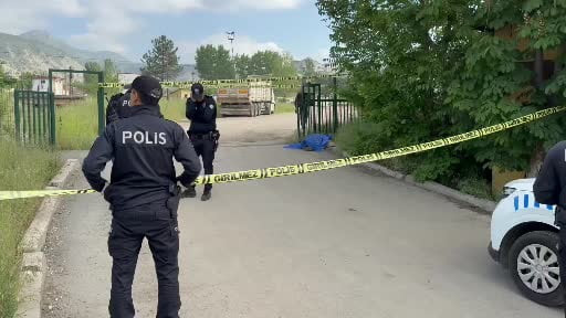 Yangından kurtulmuştu sokakta ölü bulundu