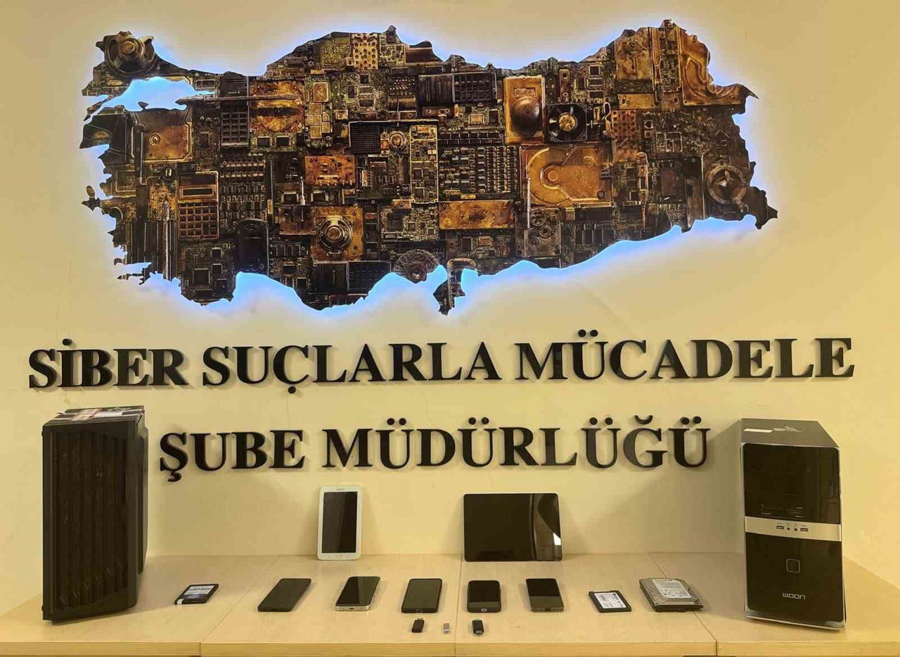 YAPILAN İNCELEMELERDE, ŞÜPHELİLERİN MOBİL UYGULAMALAR ÜZERİNDEN KURDUKLARI GRUPLARDA, HUKUKA...