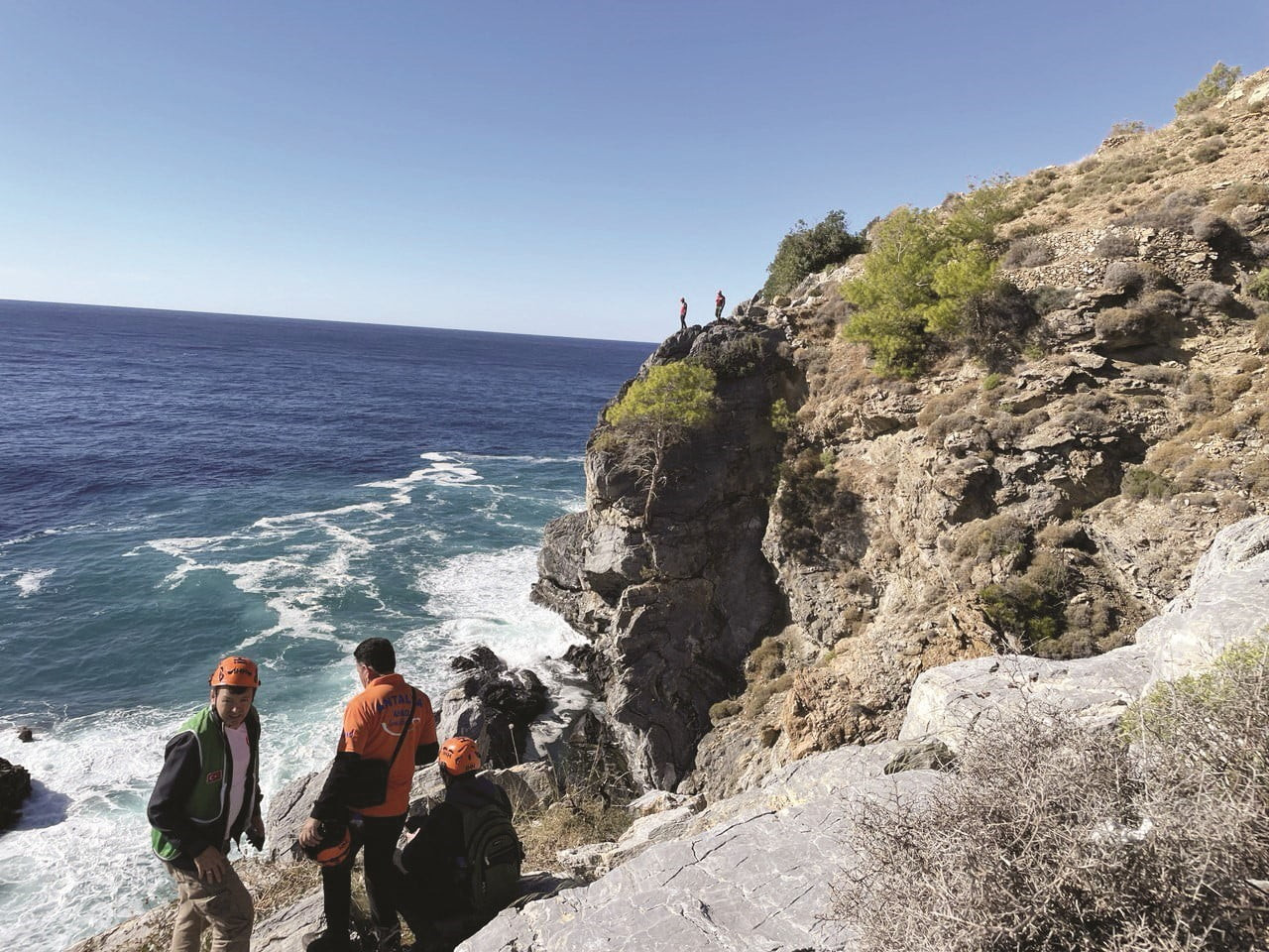 YAPILAN TÜM ÇALIŞMALARA RAĞMEN GENÇ KIZA AİT HERHANGİ BİR İZ BULUNAMADI.