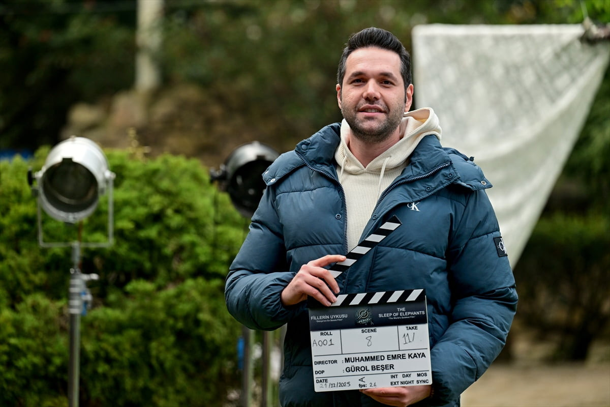 Yapımcılığını, yönetmenliğini ve senaristliğini Muhammed Emre Kaya'nın üstlendiği ve çekimleri...