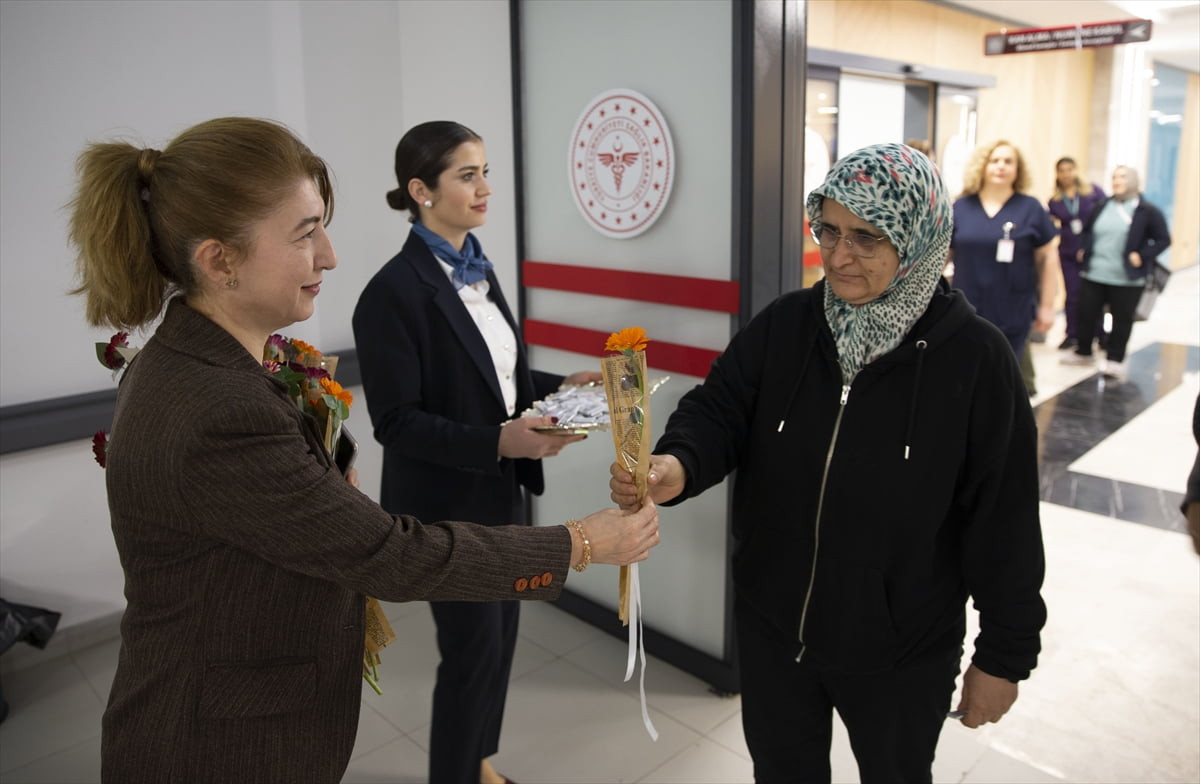 Yapımı tamamlanan Aydın Şehir Hastanesi'nde fizik tedavi bölümünde hasta kabulüne başlandı. İlk...