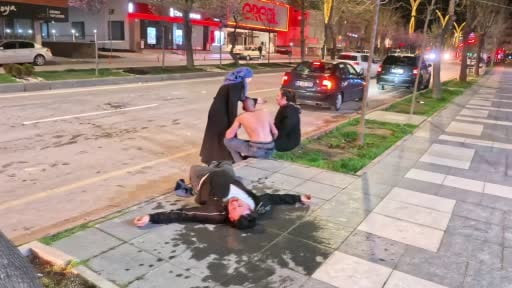 Yaralı oğlunun başındaki annenin feryadı yürekleri dağladı