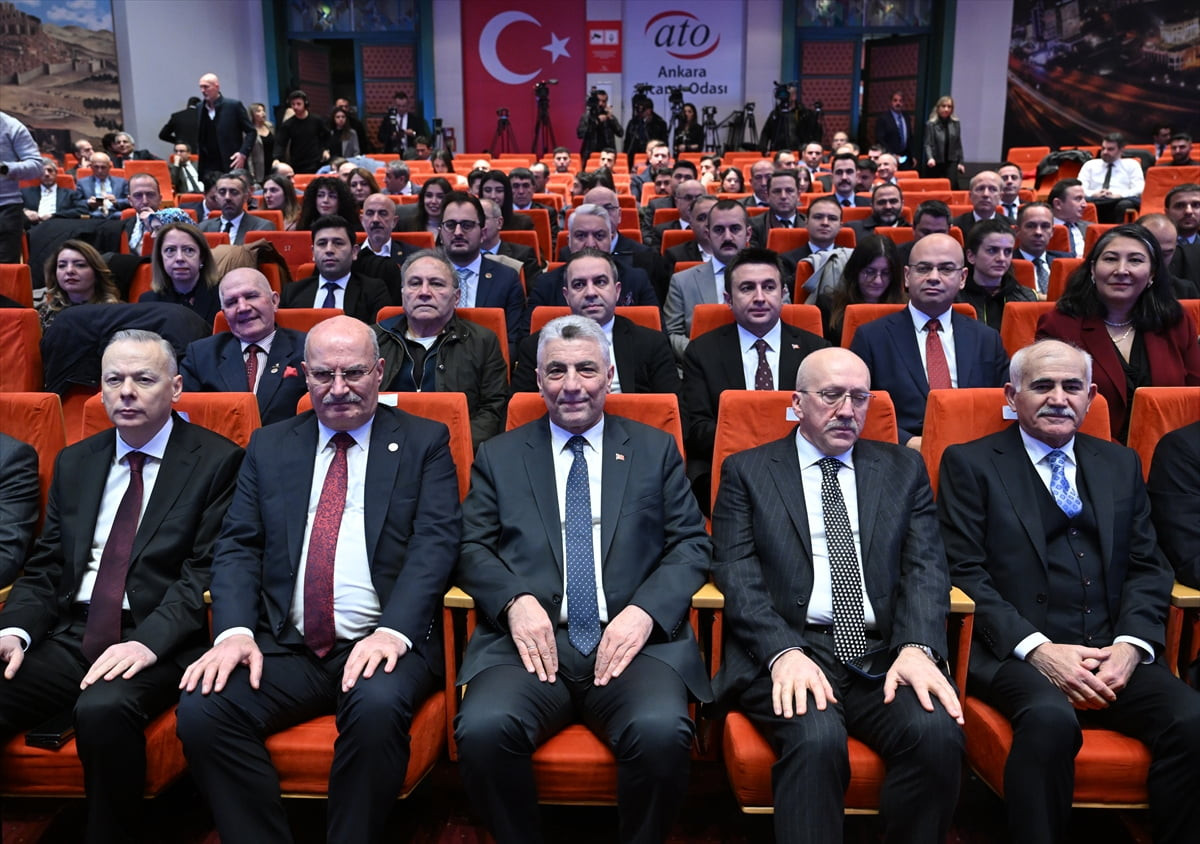 Yasa Dışı Ticaretle Mücadele Konferansı, Ticaret Bakanı Ömer Bolat (ortada) ve  Ankara Ticaret...