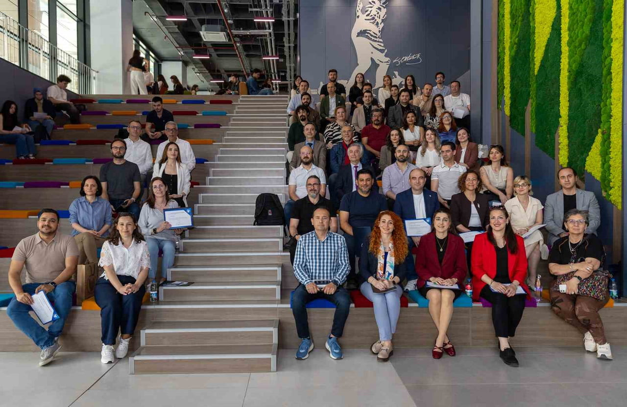 YAŞAR ÜNİVERSİTESİ’NDE "GİRİŞİMCİLİĞİN TEMELLERİ" İSİMLİ ZORUNLU DERSİN DÖNEM SONU PROJESİ...