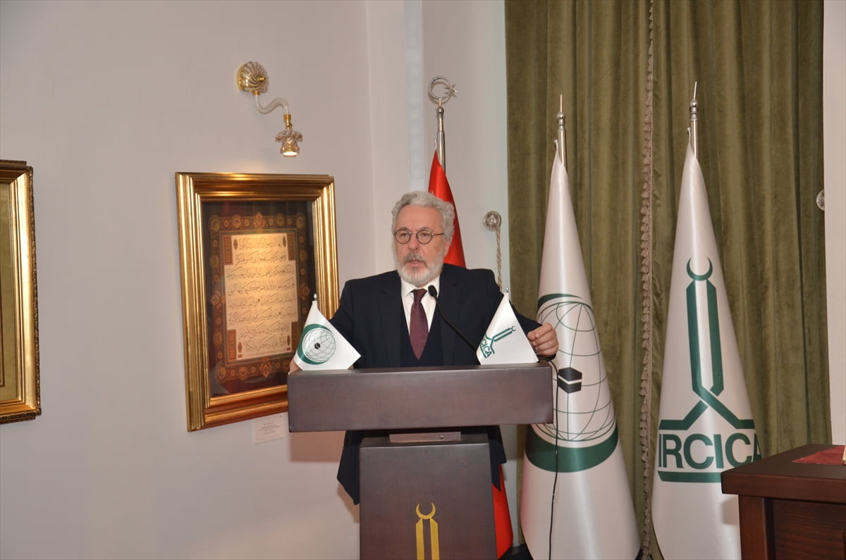 Yayım süreci tamamlanan İslam Tarih, Sanat ve Kültür Araştırma Merkezi (IRCICA) Kütüphanesi'nin...