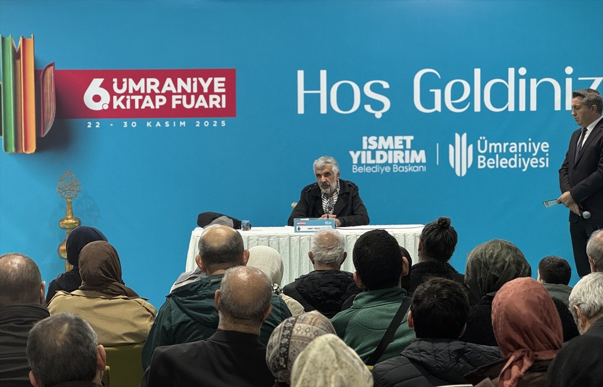 Yazar Ahmet Turgut, 6. Ümraniye Kitap Fuarı kapsamında gerçekleştirilen "Anadolu'dan Gazze'ye"...