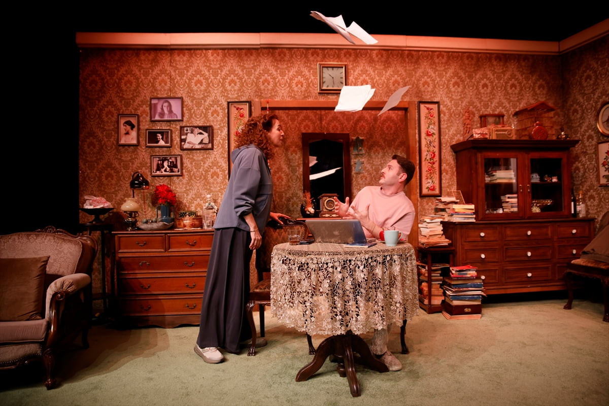 Yazarlığını Evrim Yağbasan'ın, yönetmenliğini ise Gülhan Kadim'in üstlendiği BKM yapımı, "Bir Aile...