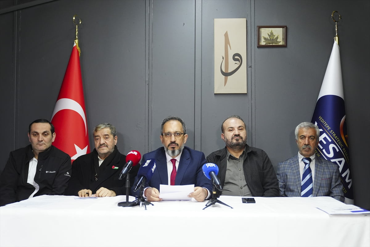 Yeditepe Stratejik Araştırmalar Merkezi (YESAM) Yönetim Kurulu Başkanı Ersan Ergür (ortada)...