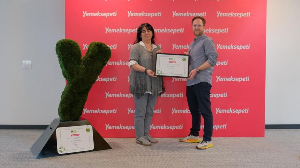 YEMEKSEPETİ, WWF-TÜRKİYE (DOĞAL HAYATI KORUMA VAKFI) TARAFINDAN VERİLEN "YEŞİL OFİS DİPLOMASI"NI...