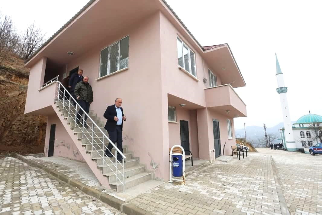 YENİ MAHALLE KONAKLARINI VE SOSYAL TESİSLERİ İLÇEYE KAZANDIRILMAYA DEVAM EDİYOR