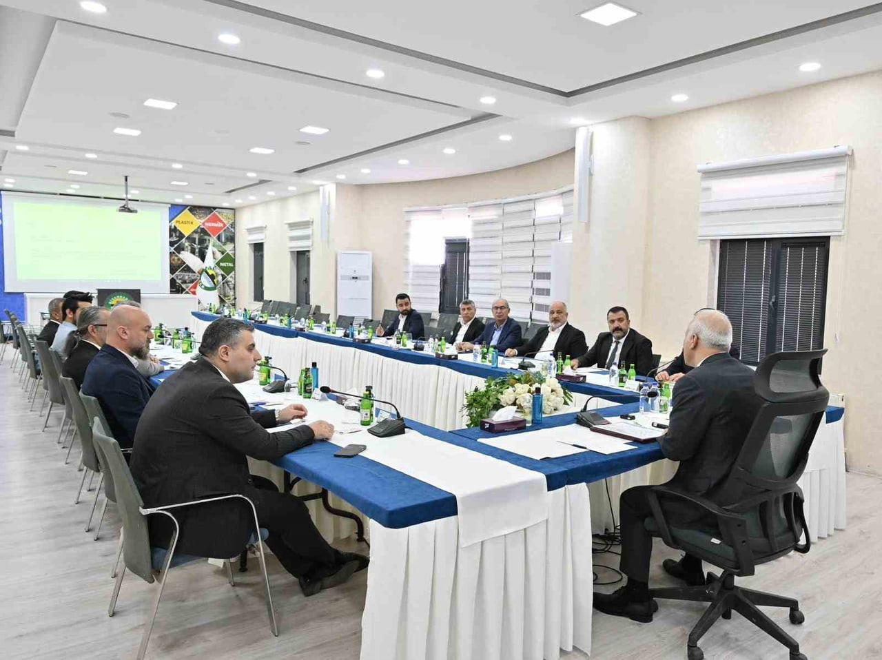 YENİ SEÇİLEN DİYARBAKIR ORGANİZE SANAYİ BÖLGESİ (OSB) YÖNETİMİ VE MÜTEŞEBBİS TOPLANTISI...