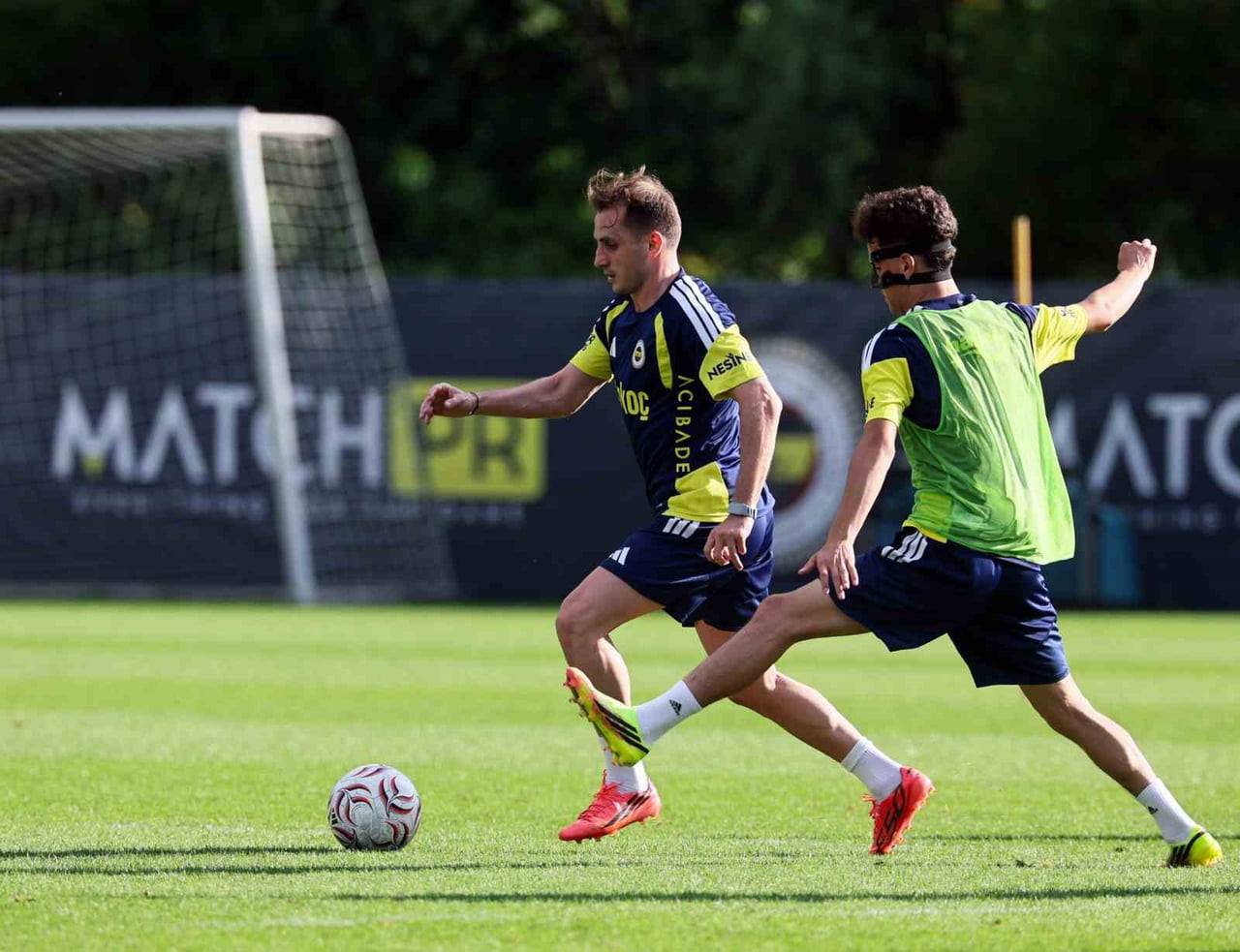 YENİ SEZON HAZIRLIKLARINI AVUSTURYA'DA SÜRDÜREN FENERBAHÇE, GÜNÜN İKİNCİ ÇALIŞMASINI AKŞAM...