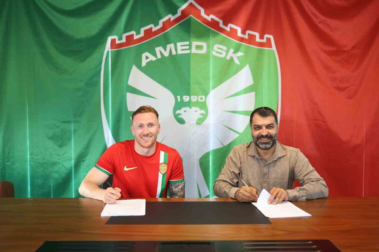 YENİ SEZONDA SÜPER LİGDE MÜCADELE EDECEK OLAN AMED SPORTİF FAALİYETLER, DAVİD BATES İLE 2+1 YILLIK...