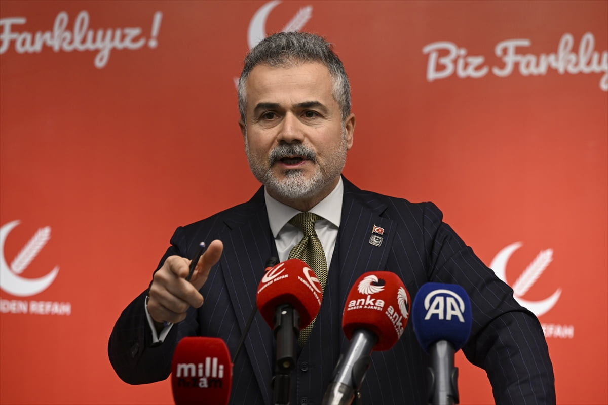 Yeniden Refah Partisi Genel Başkan Yardımcısı Suat Kılıç, parti genel merkezindeki Merkez Yürütme...