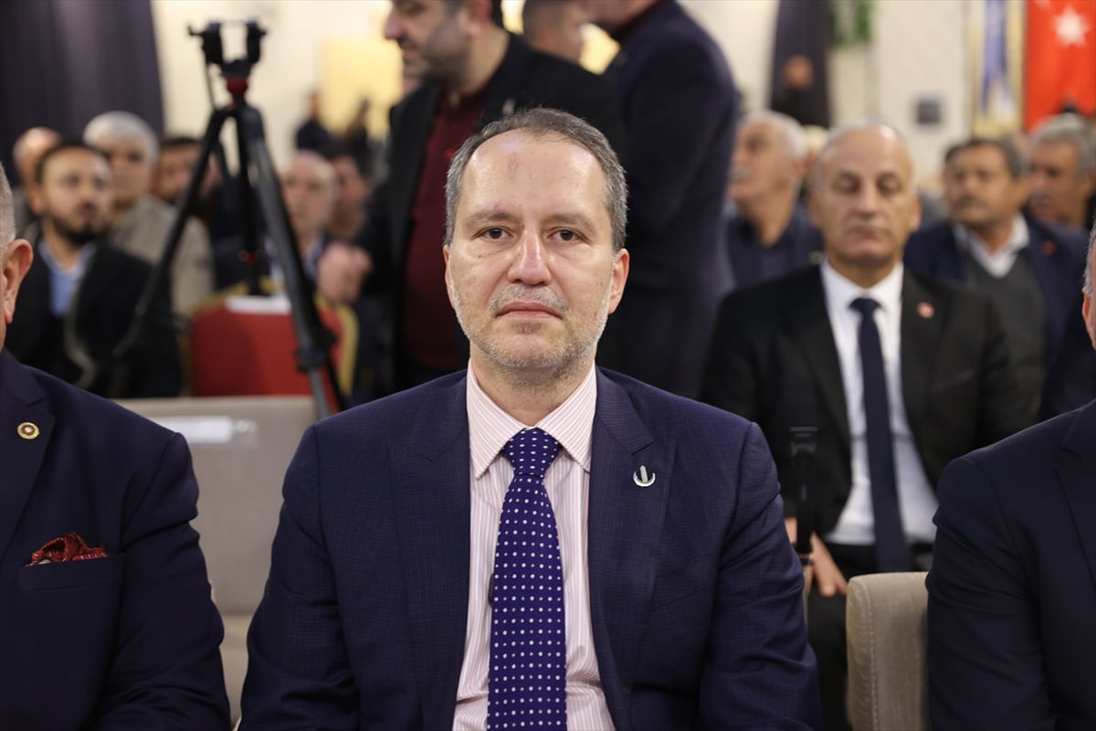 Yeniden Refah Partisi Genel Başkanı Fatih Erbakan, Mardin'de Milli Görüş hareketinin öncü...