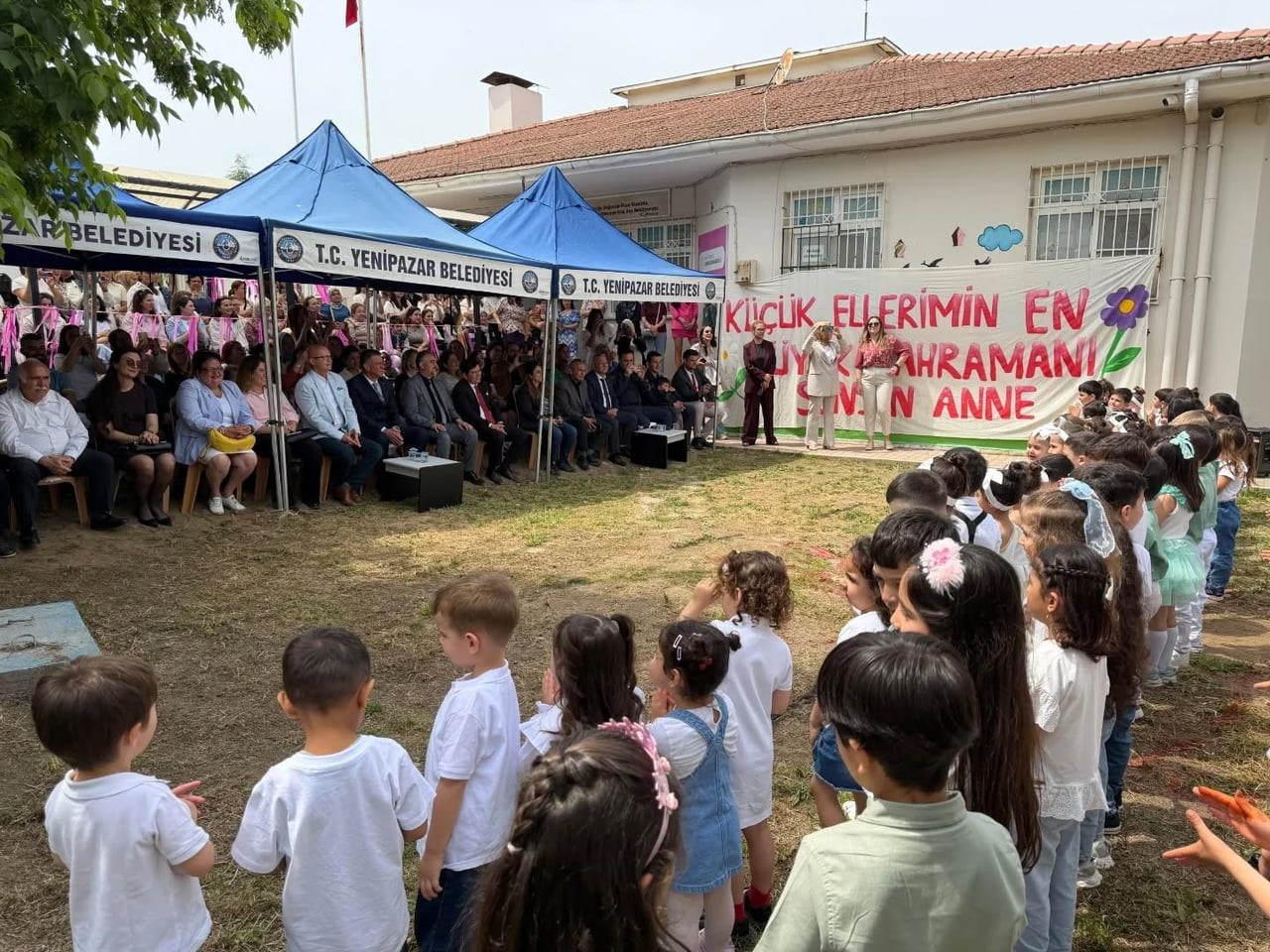 YENİPAZAR BELEDİYE BAŞKANI MALİK ERCAN, YENİPAZAR ANAOKULU TARAFINDAN DÜZENLENEN ANNELER GÜNÜ...