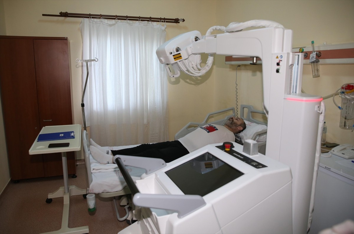 Yerli ve milli imkanlarla ASELSAN tarafından geliştirilen mobil dijital röntgen cihazı, Recep...