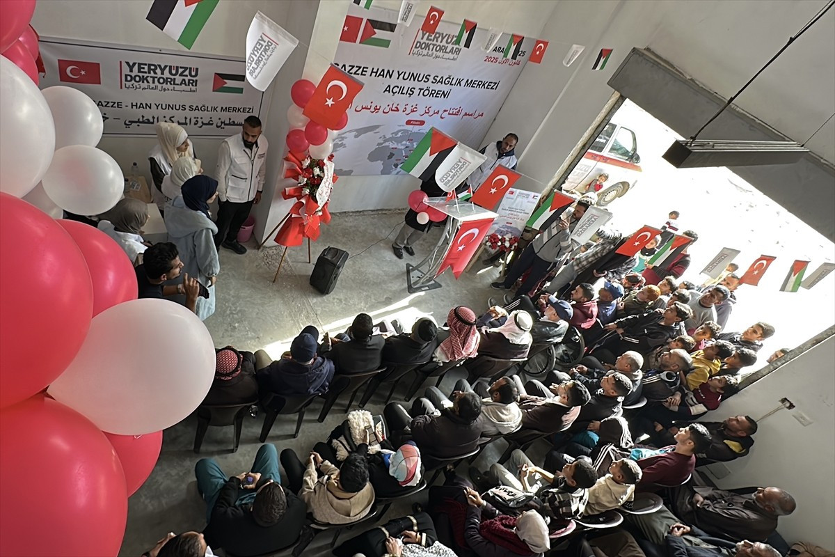 Yeryüzü Doktorları Derneği, Gazze Şeridi'nin güneyindeki Han Yunus kentinde fizik tedavi ve...