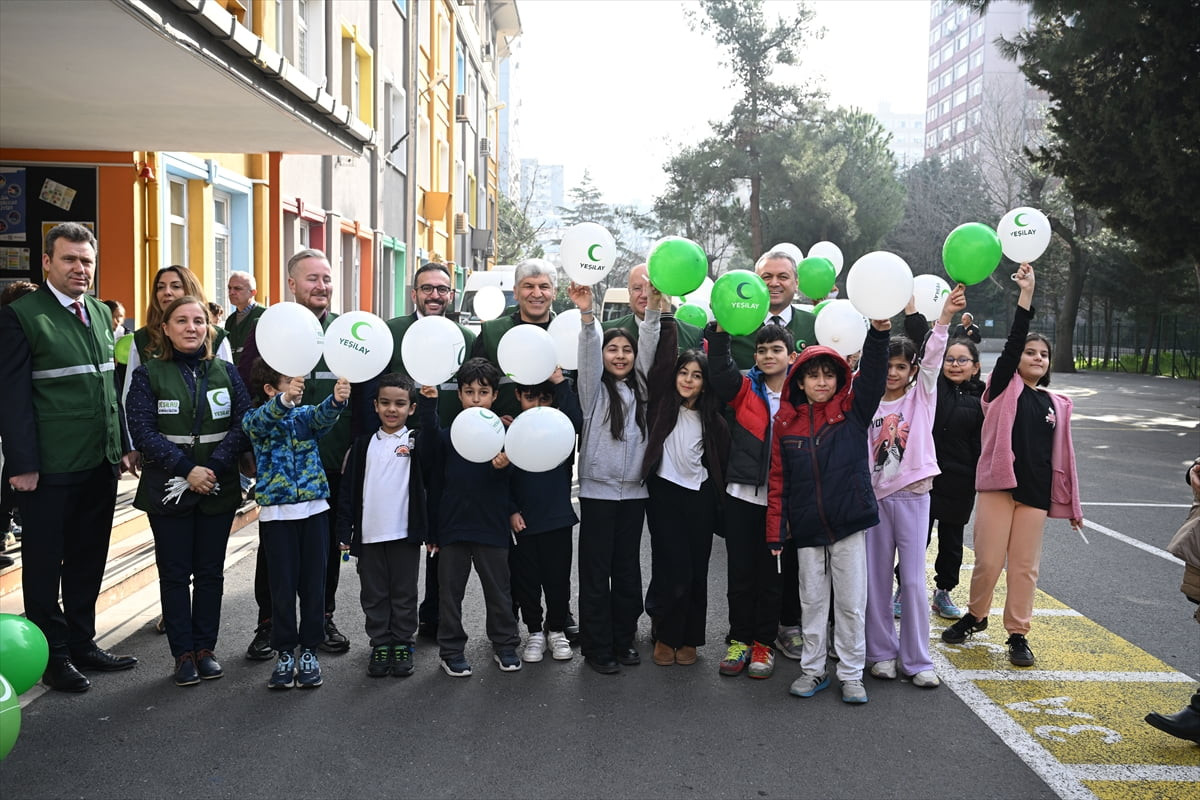 Yeşilay Bakırköy Şubesi ve İlçe Milli Eğitim Müdürlüğünce Medeni Berk İlkokulu'nda Yeşilay Haftası...
