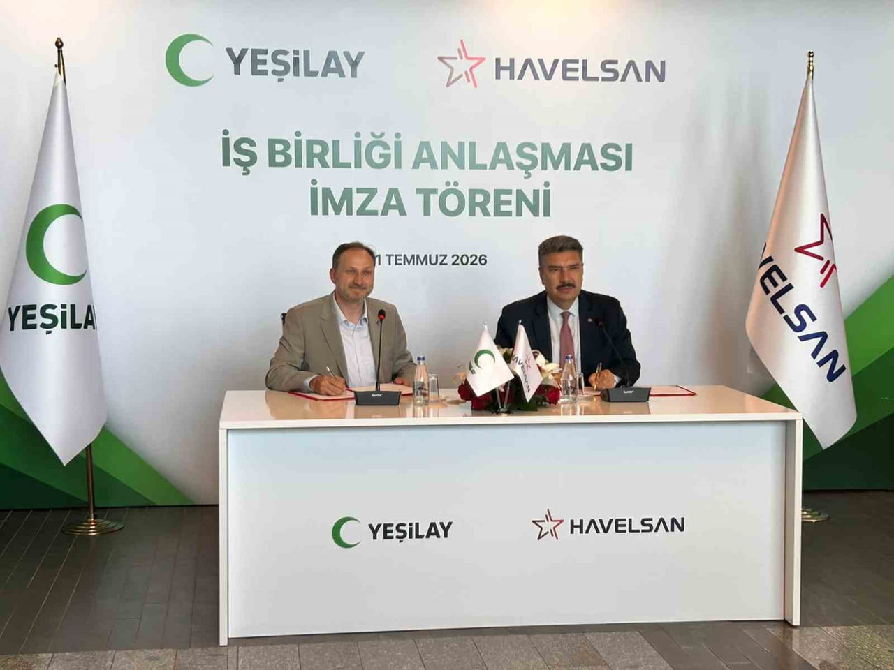 YEŞİLAY GENEL BAŞKANI DOÇ. DR. MEHMET DİNÇ VE HAVELSAN GENEL MÜDÜRÜ DR. MEHMET AKİF NACAR