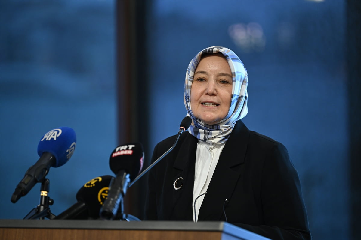 Yeşilay ile Koruyucu Aile ve Çocuk Derneğince, İstanbul'da iftar programı gerçekleştirildi. Aile...