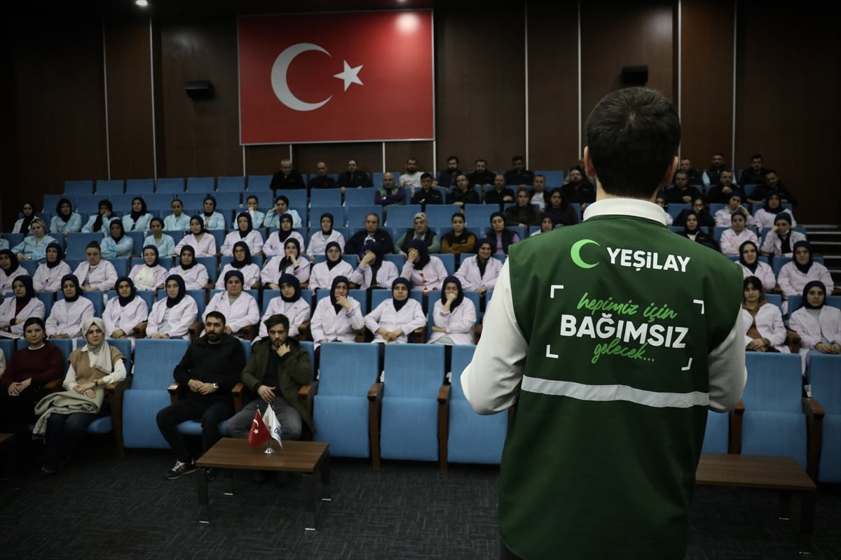 Yeşilay Samsun Şubesi, Organize Sanayi Bölgesi (OSB) çalışanlarına bağımlılıkla mücadelede...