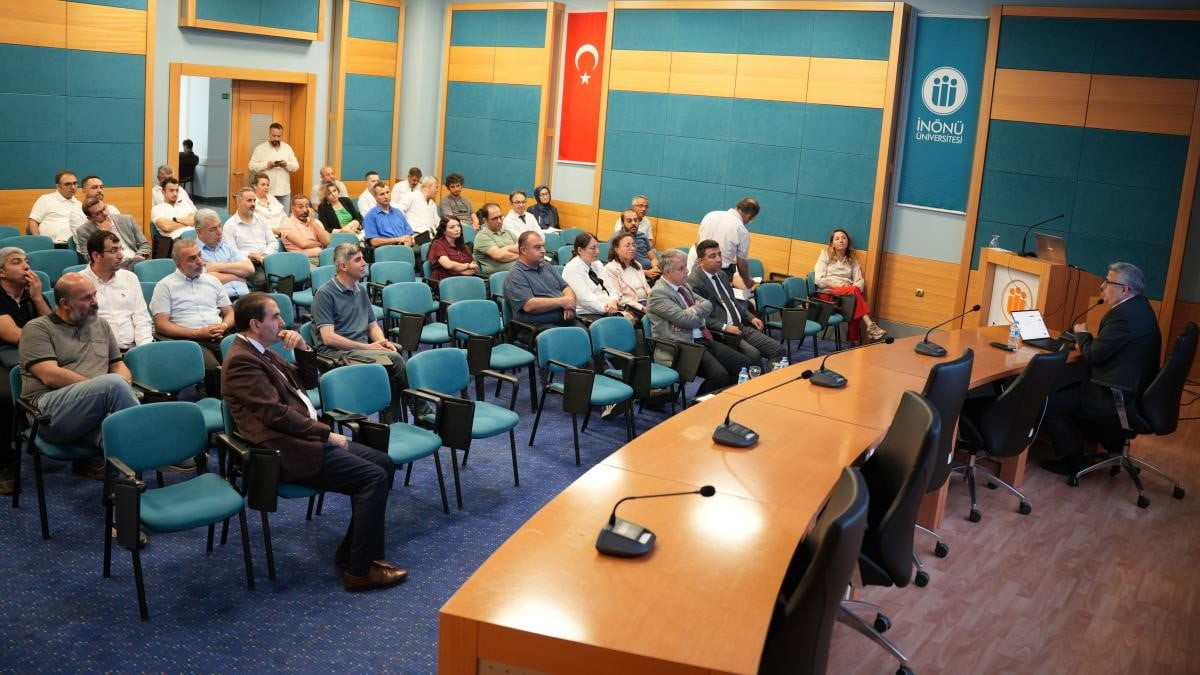 YÖNETİCİ LİDERLİK EĞİTİM PROGRAMINDA YAPAY ZEKA ELE ALINDI
