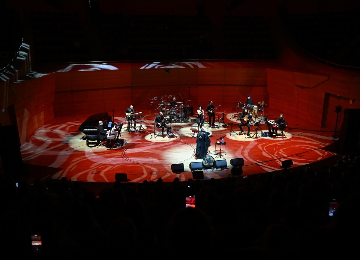 Yorumcu, müzisyen Demet Sağıroğlu, CSO Ada Ankara'da Başkentli müzikseverlerle buluştu. Ziraat...