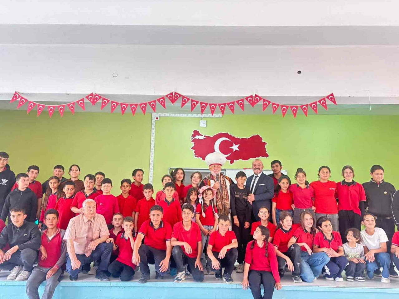 YOZGAT'TA NASREDDİN HOCA, ÖĞRENCİLERLE BİR ARAYA GELDİ.
