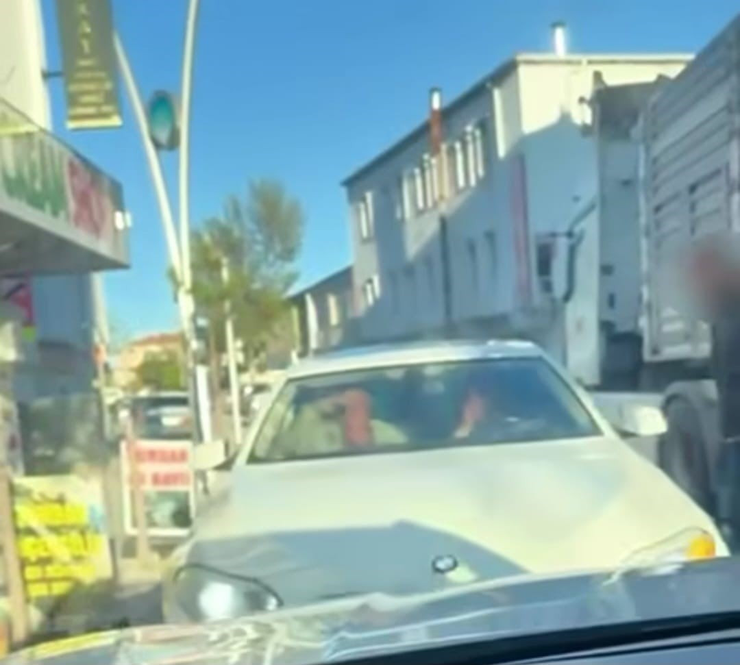 YOZGAT’TA 112 ACİL ÇAĞRI MERKEZİNE GELEN İHBARI DEĞERLENDİREN EMNİYET EKİPLERİ KURALLARA UYMAYAN...