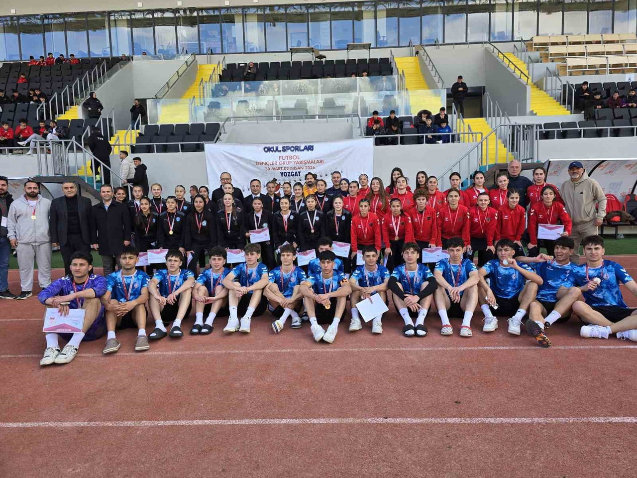 YOZGAT’TA DÜZENLENEN OKUL SPORLARI FUTBOL GENÇLER GRUP MÜSABAKALARI, 9 İLDEN 288 SPORCUNUN...