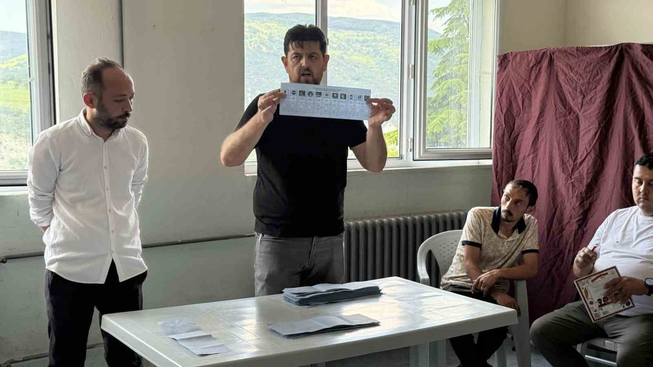 YSK KARARI DOĞRULTUSUNDA BELDE STATÜSÜ KAZANAN TOKAT'TA 4 YERLEŞİM YERİNDE SEÇMENLER, BELEDİYE...