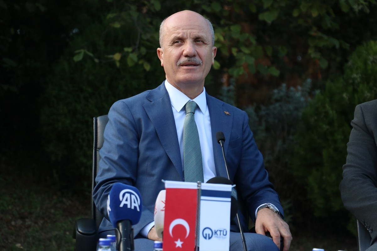 Yükseköğretim Kurulu (YÖK) Başkanı Prof. Dr. Erol Özvar, Karadeniz Teknik Üniversitesi (KTÜ) Orman...