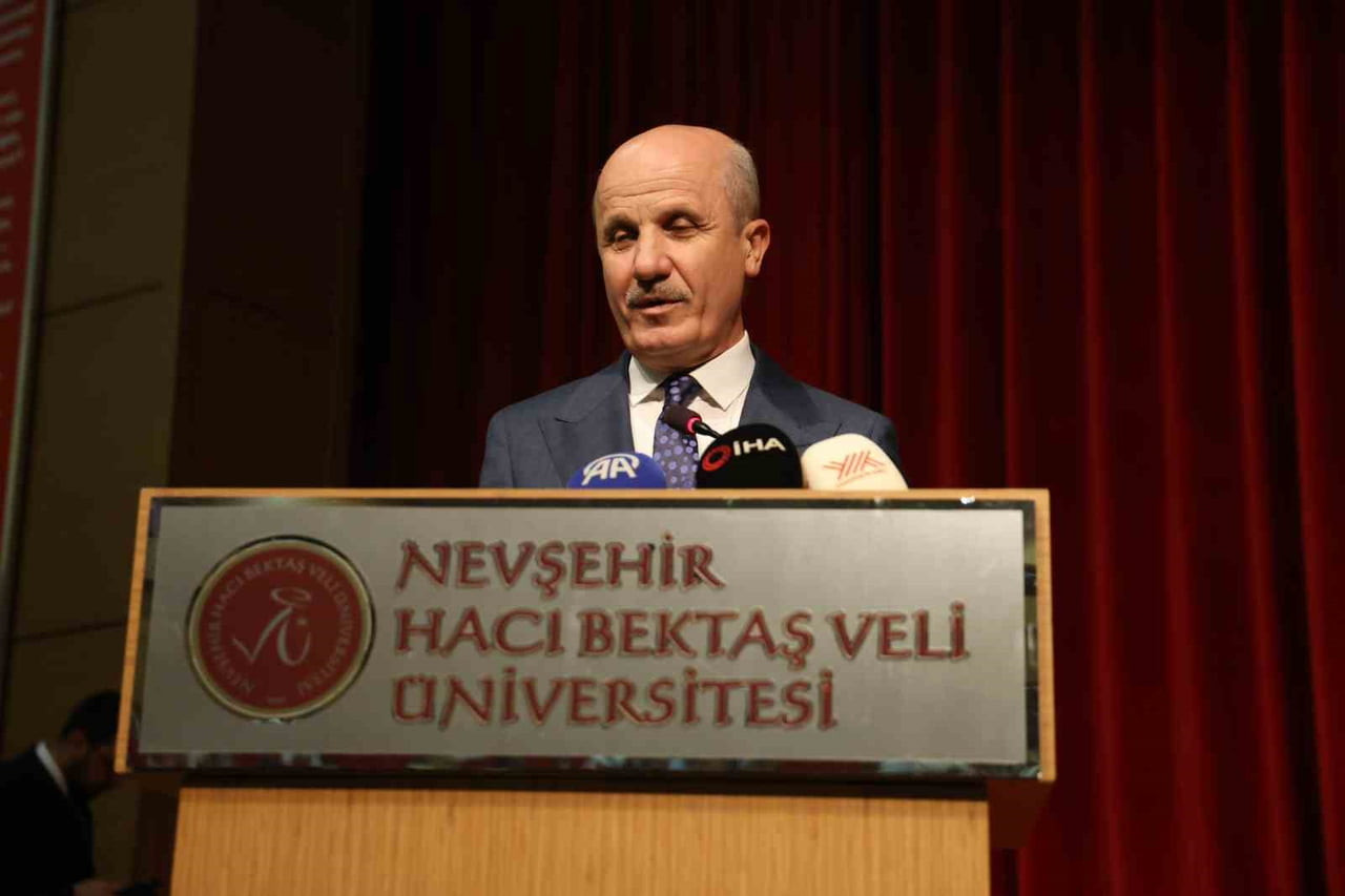 YÜKSEKÖĞRETİM KURULU (YÖK) BAŞKANI PROF. DR. EROL ÖZVAR, ÜNİVERSİTE ÖĞRENCİLERİNE SESLENEREK...