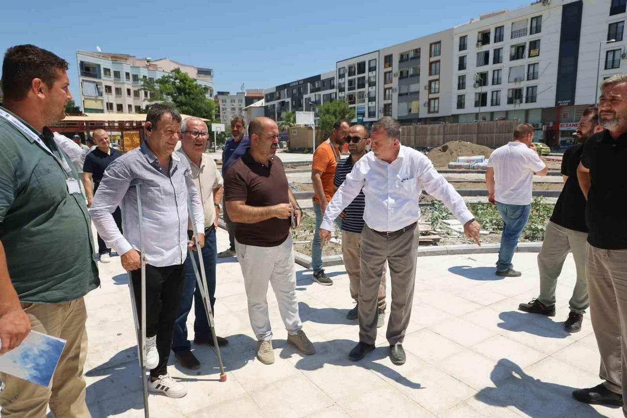 YUNUSEMRE BELEDİYE BAŞKANI SEMİH BALABAN, MURADİYE MAHALLESİ’NDE YAPIMI SÜREN YENİ YAŞAM ALANINDA...
