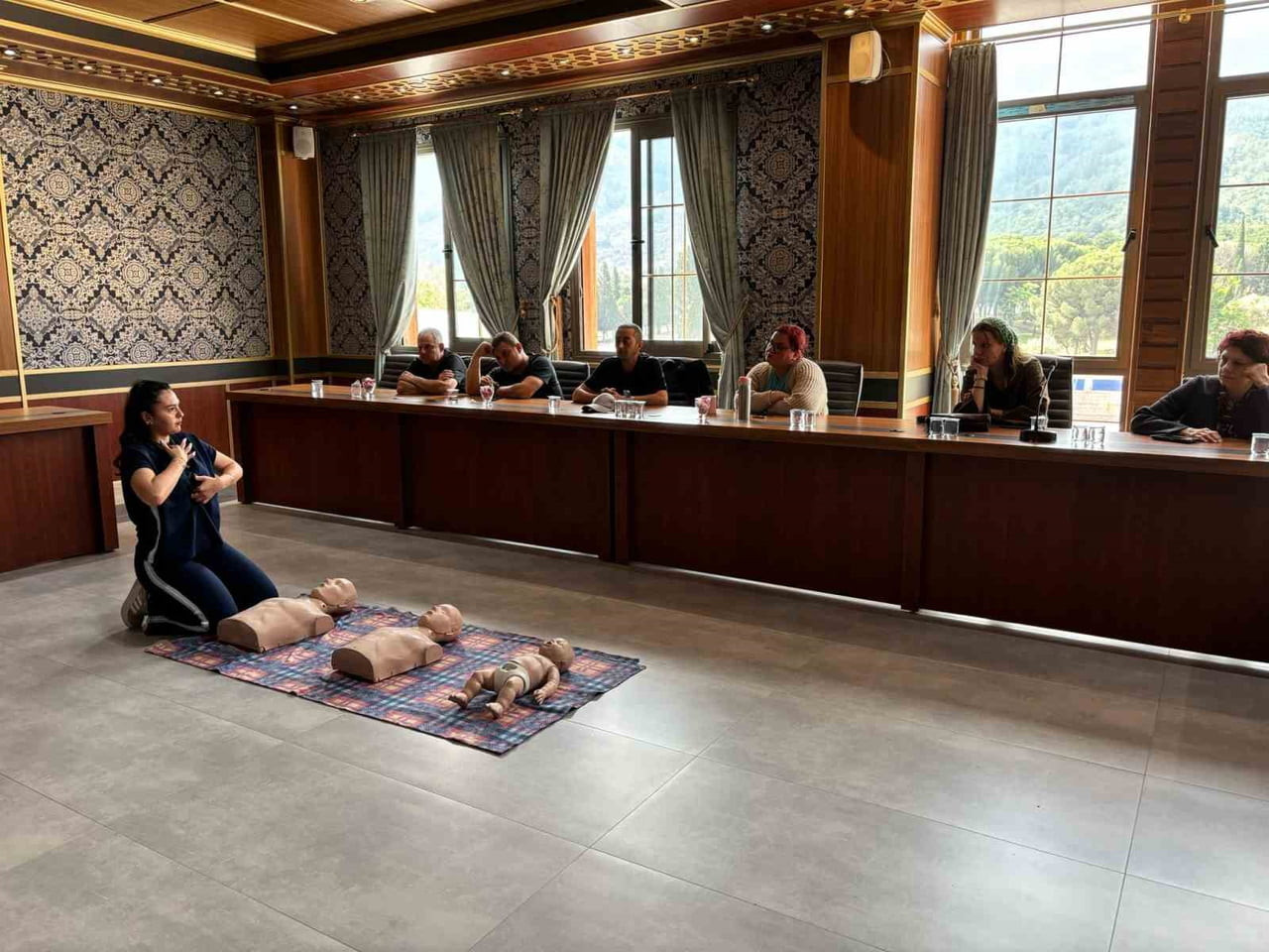 YUNUSEMRE BELEDİYESİ PERSONELİ, İŞ SAĞLIĞI VE GÜVENLİĞİ KAPSAMINDA DÜZENLENEN İLKYARDIM EĞİTİMİNDE...