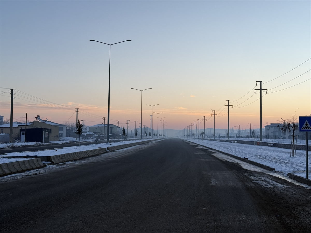 Yurdun en doğusunda, Aras Dağları ile Ağrı Dağı'nın eteklerinde yer alan Iğdır'ın şehir merkezi...
