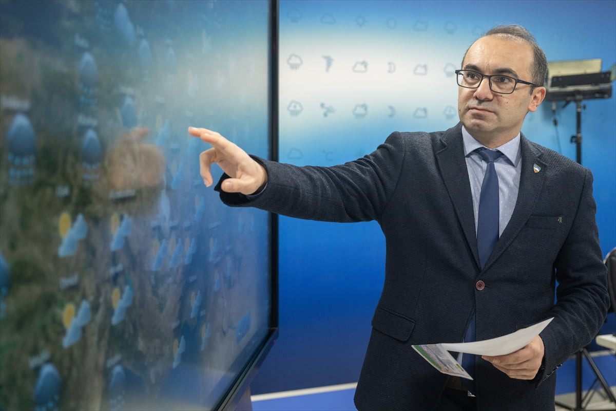 Yurt genelinde soğuk ve yağışlı hava etkili olmaya devam edecek. Çevre, Şehircilik ve İklim...