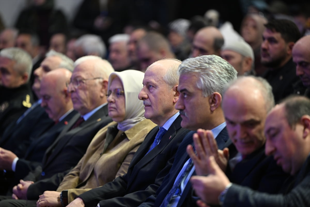 Yüzyılın Konut Projesi kapsamında Düzce'de inşa edilecek 2 bin 470 konutun hak sahipleri kura...