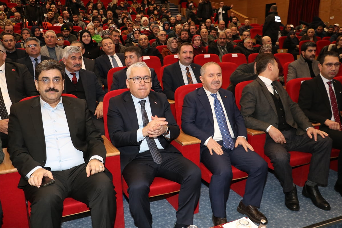 Yüzyılın Konut Projesi kapsamında Sivas'ta inşa edilecek 3 bin 904 konutun hak sahipleri kura...