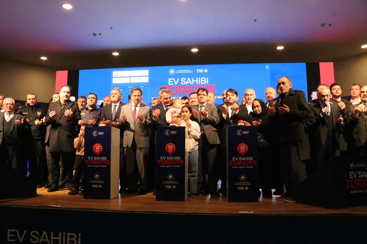 Yüzyılın Konut Projesi kapsamında Yozgat'ta inşa edilecek 2 bin 858 konutun hak sahipleri, Yozgat...
