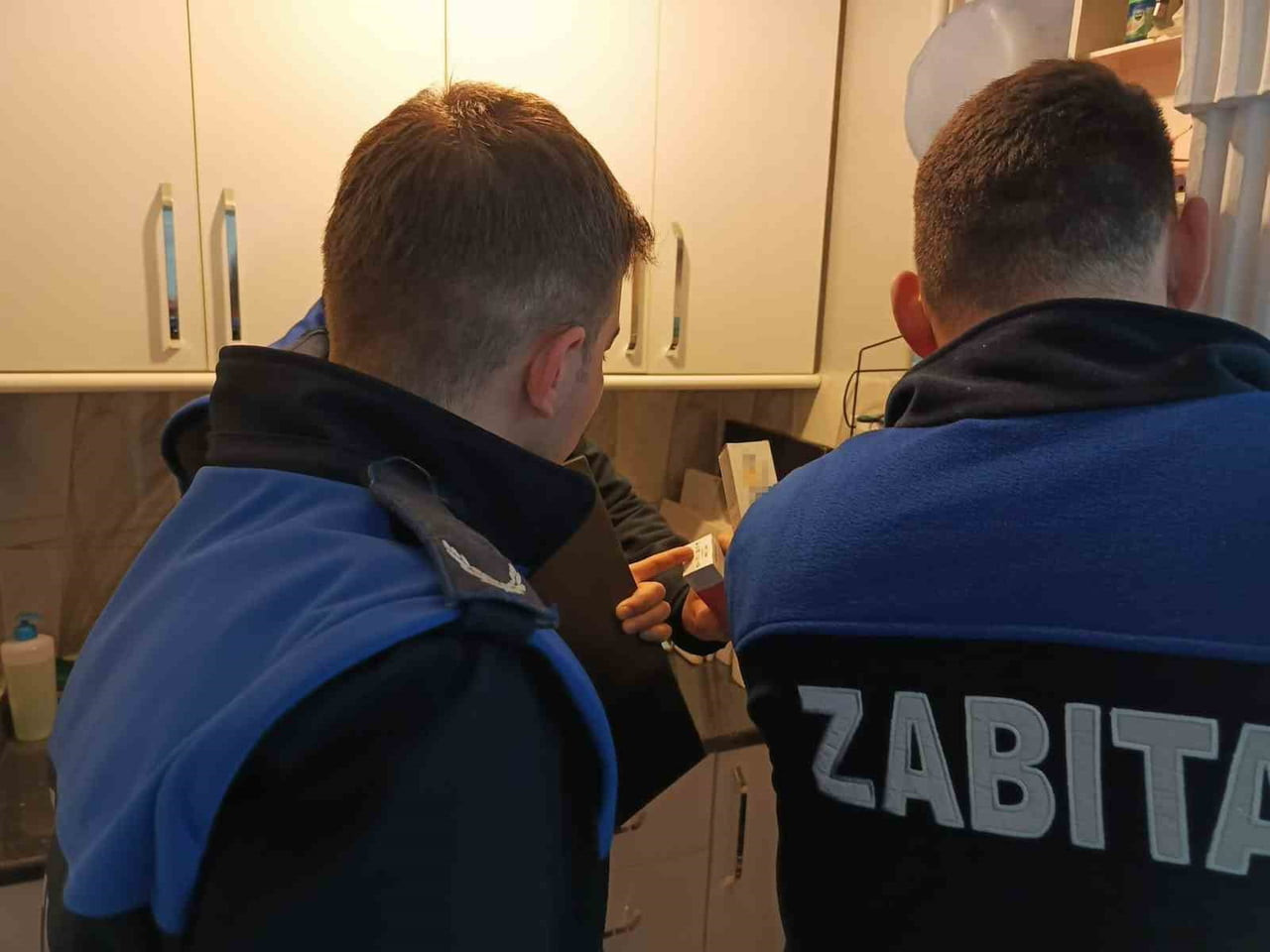 ZABITA MÜDÜRLÜĞÜ EKİPLERİ, ŞEHİR MERKEZİNDE FAALİYET GÖSTEREN GÜZELLİK MERKEZLERİNE YÖNELİK...